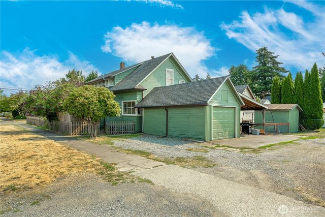246 4th Avenue NW, Puyallup, WA 98371