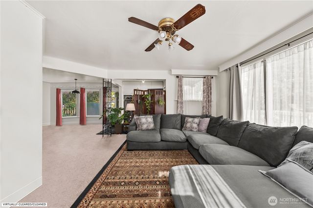 246 4th Avenue NW, Puyallup, WA 98371