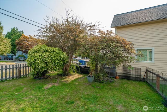 246 4th Avenue NW, Puyallup, WA 98371