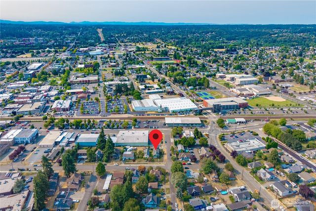 246 4th Avenue NW, Puyallup, WA 98371