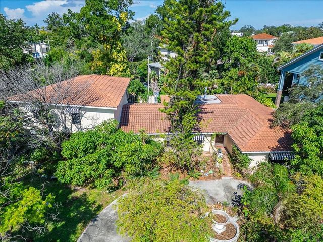 114 W DAVIS BOULEVARD, Tampa, FL 33606