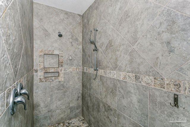 7992 Majestic Cypress Dr, Milton, FL 32583