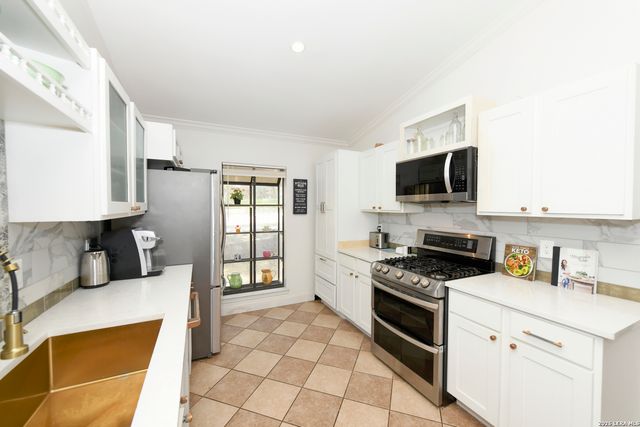 8702 Collingwood, Universal City, TX 78148