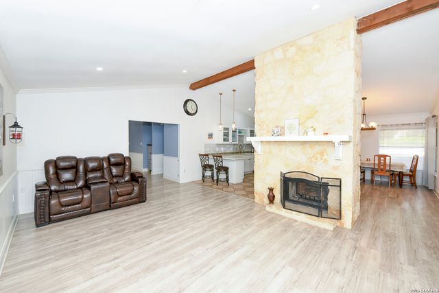 8702 Collingwood, Universal City, TX 78148