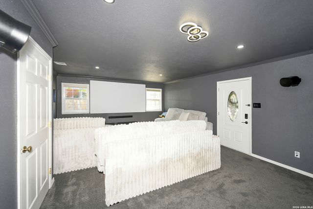 8702 Collingwood, Universal City, TX 78148