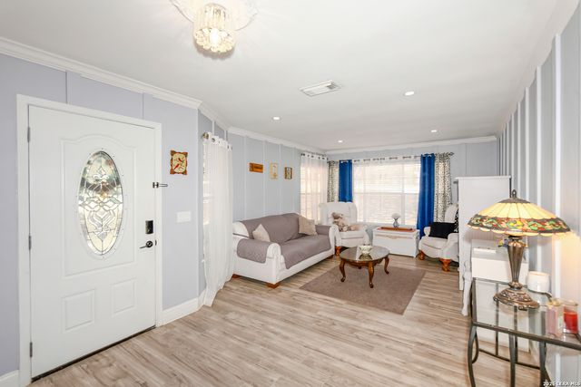 8702 Collingwood, Universal City, TX 78148