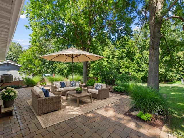 7042 Yellow Jacket Place, St Louis, MO 63129