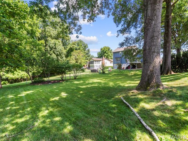 7042 Yellow Jacket Place, St Louis, MO 63129