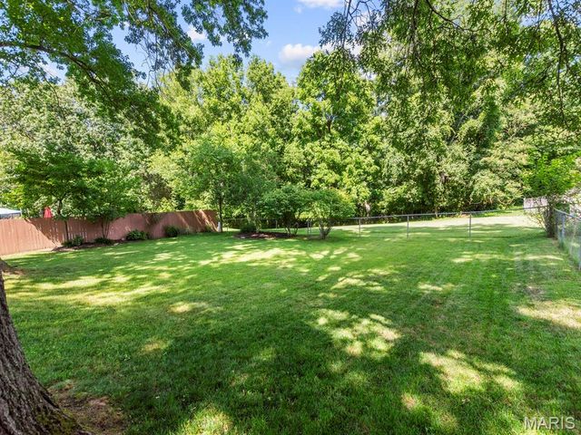 7042 Yellow Jacket Place, St Louis, MO 63129