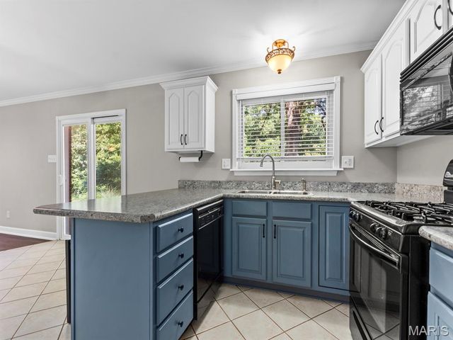 7042 Yellow Jacket Place, St Louis, MO 63129