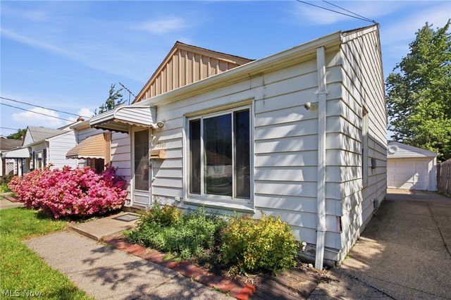 12808 Longmead Avenue, Cleveland, OH 44135
