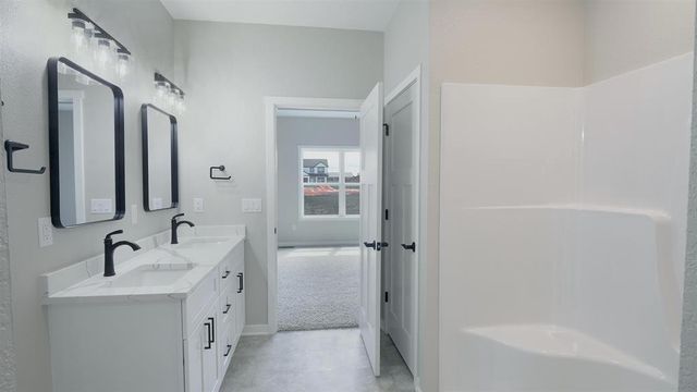 3822 N Woodbury Lane, Janesville, WI 53545