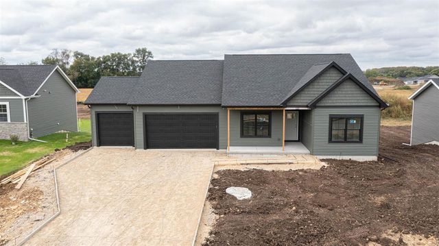 3822 N Woodbury Lane, Janesville, WI 53545