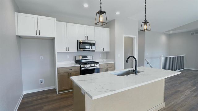 3822 N Woodbury Lane, Janesville, WI 53545