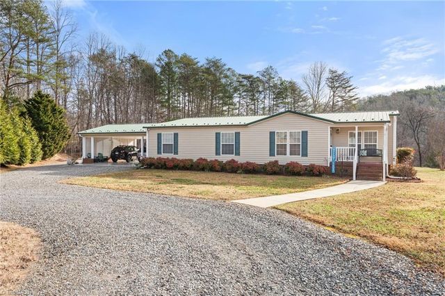 1721 Camp Dogwood Road, Pinnacle, NC 27043