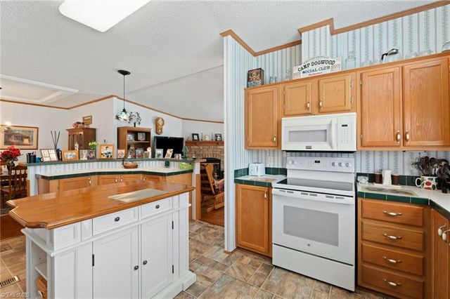 1721 Camp Dogwood Road, Pinnacle, NC 27043