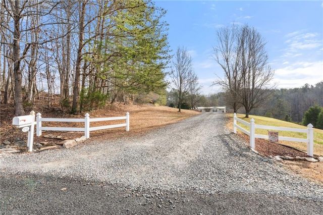 1721 Camp Dogwood Road, Pinnacle, NC 27043