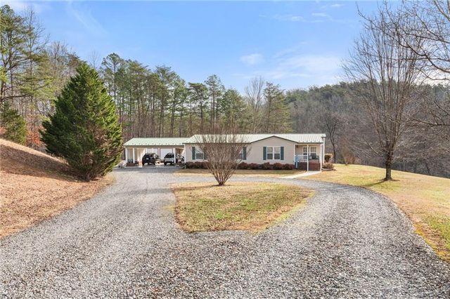 1721 Camp Dogwood Road, Pinnacle, NC 27043