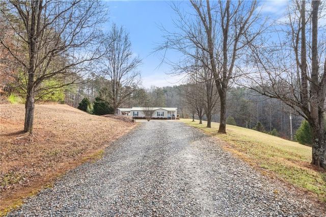 1721 Camp Dogwood Road, Pinnacle, NC 27043