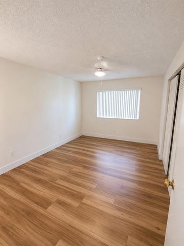 5424 Lakefront Boulevard D, Delray Beach, FL 33484