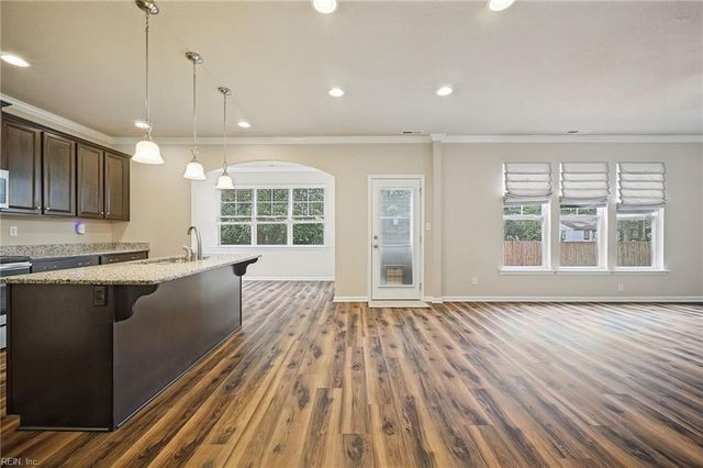 905 Rosana CT, Chesapeake, VA 23322