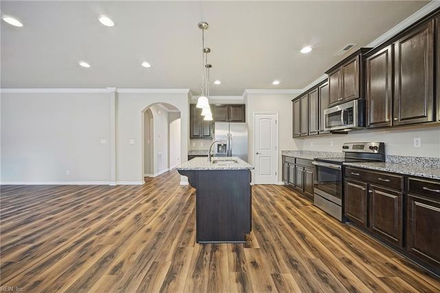 905 Rosana CT, Chesapeake, VA 23322