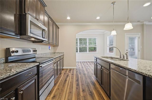 905 Rosana CT, Chesapeake, VA 23322