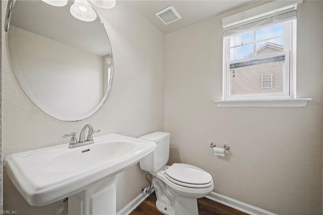 905 Rosana CT, Chesapeake, VA 23322