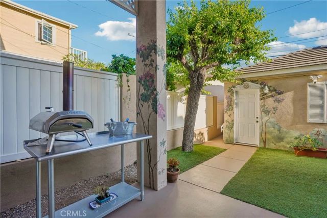 638 Rosecrans Avenue, Manhattan Beach, CA 90266