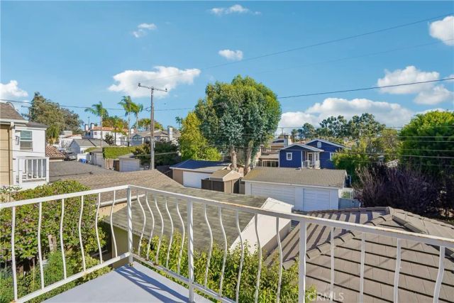 638 Rosecrans Avenue, Manhattan Beach, CA 90266