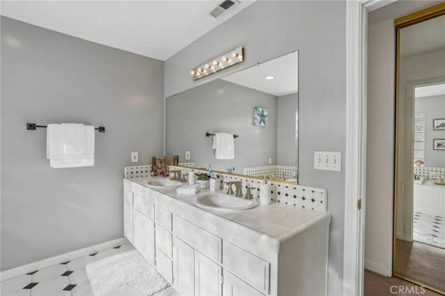 638 Rosecrans Avenue, Manhattan Beach, CA 90266