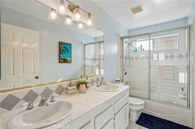 638 Rosecrans Avenue, Manhattan Beach, CA 90266