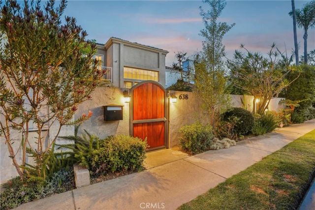 638 Rosecrans Avenue, Manhattan Beach, CA 90266