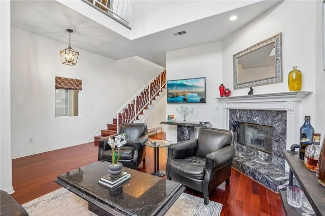 638 Rosecrans Avenue, Manhattan Beach, CA 90266