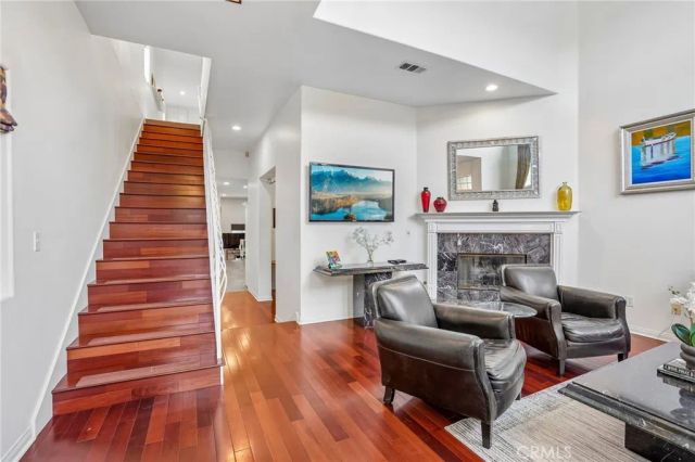 638 Rosecrans Avenue, Manhattan Beach, CA 90266
