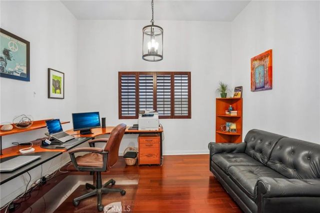 638 Rosecrans Avenue, Manhattan Beach, CA 90266