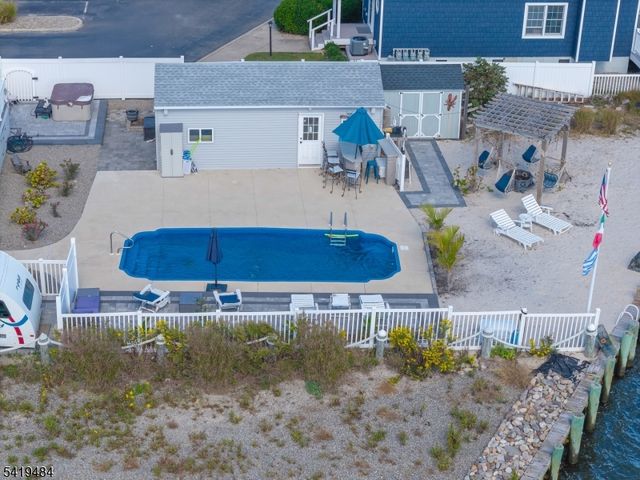14 Vessel Rd, Ocean Twp., NJ 08758