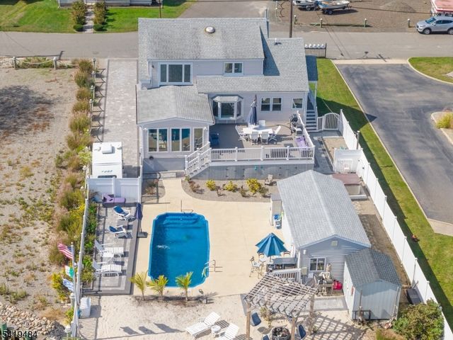 14 Vessel Rd, Ocean Twp., NJ 08758