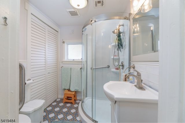 14 Vessel Rd, Ocean Twp., NJ 08758