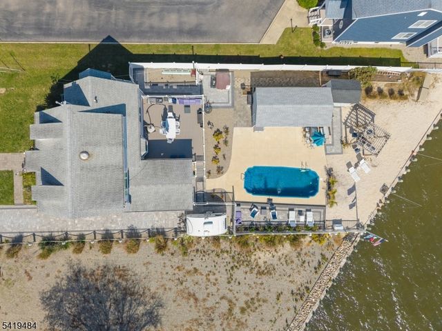 14 Vessel Rd, Ocean Twp., NJ 08758