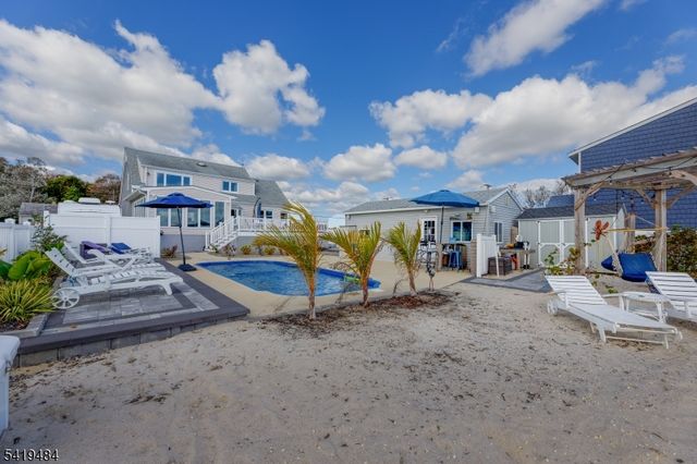 14 Vessel Rd, Ocean Twp., NJ 08758