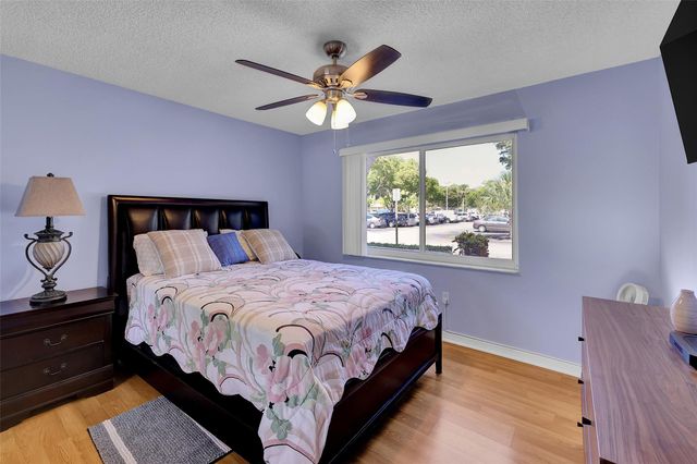 8260 SW 24th St 6112, North Lauderdale, FL 33068