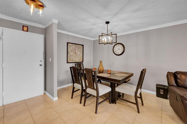 8260 SW 24th St 6112, North Lauderdale, FL 33068