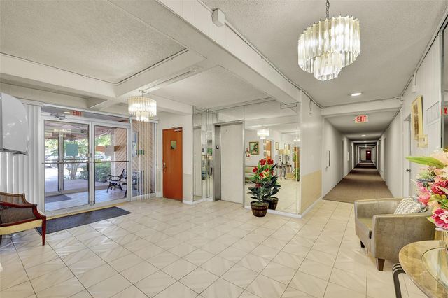 8260 SW 24th St 6112, North Lauderdale, FL 33068