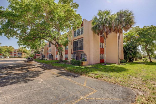 8260 SW 24th St 6112, North Lauderdale, FL 33068