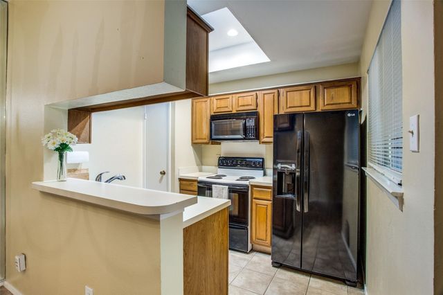 8601 Park Lane 212, Dallas, TX 75231