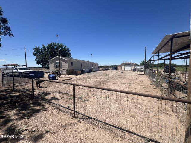 1000 NEWMAN, Fabens, TX 79838