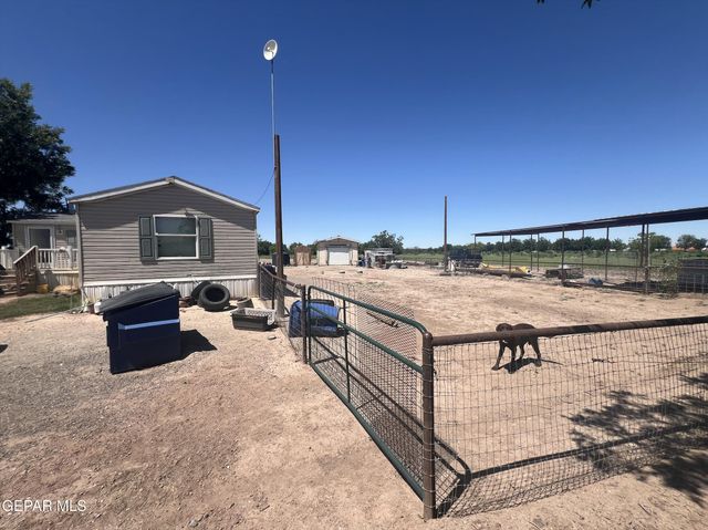 1000 NEWMAN, Fabens, TX 79838