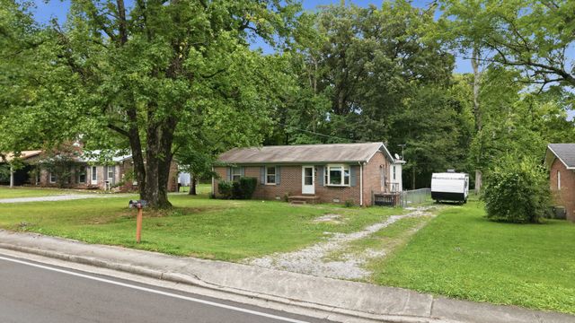 929 S Franklin St, Tullahoma, TN 37388