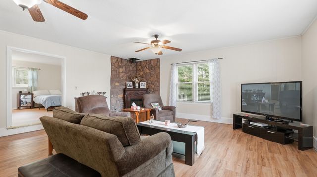 929 S Franklin St, Tullahoma, TN 37388